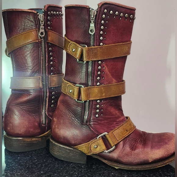 Corral Burgundy and Tan Studded Moto Boots - Picture 2 of 8